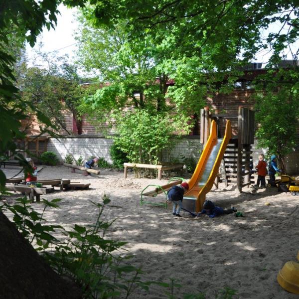 Buddelspielplatz - Rutsche